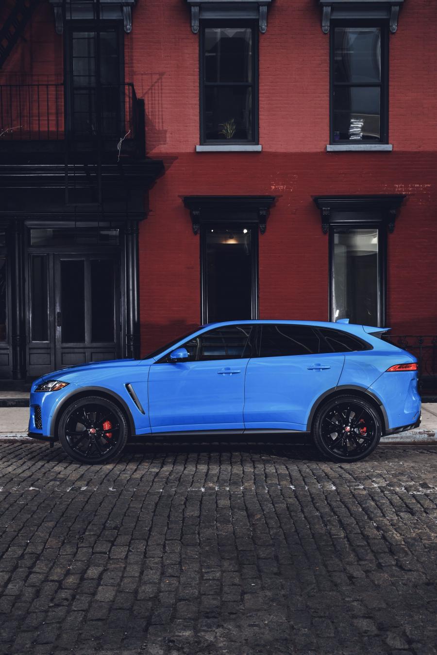  Jaguar F-Pace SVR 2018 года  (NA) (фото 13 из 40)